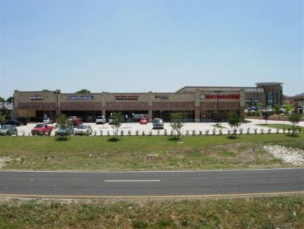 Shops at Airport Freeway (2005)
